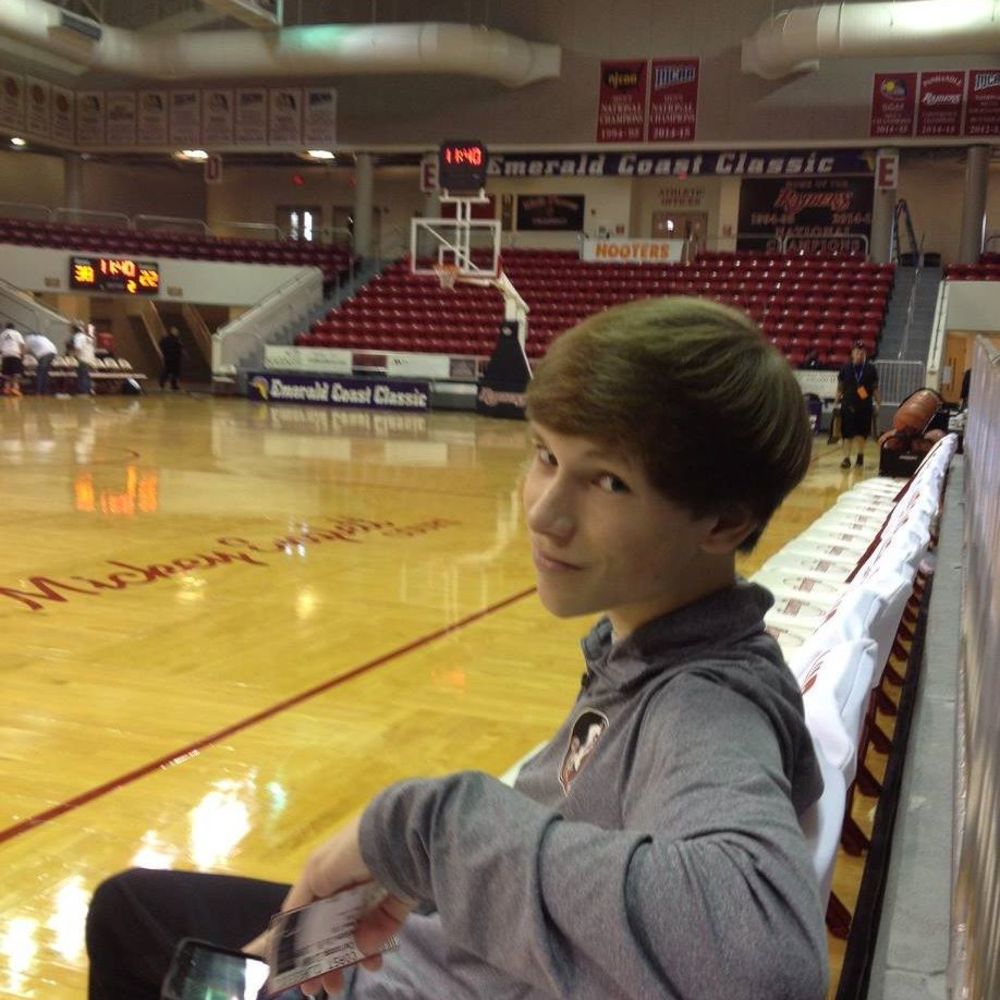 Meet your Posher, Ethan